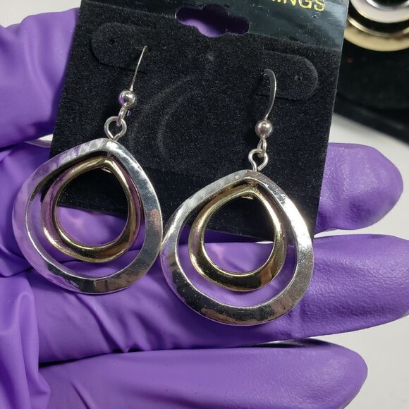 Dual-Tone Teardrop Pendant Necklace & Earrings Set – Women's Fashion Jewelry - Picture 5 of 7